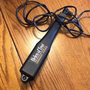 Helen of Troy flat iron